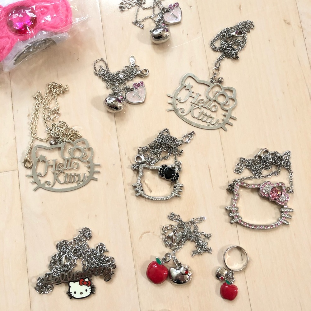 Authentic Hello kitty jewelry set - Picture 2 of 5